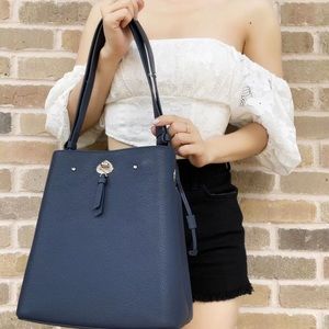 Kate Spade ♠️ Bucket Tote NWT 💕Gaby’sBags
